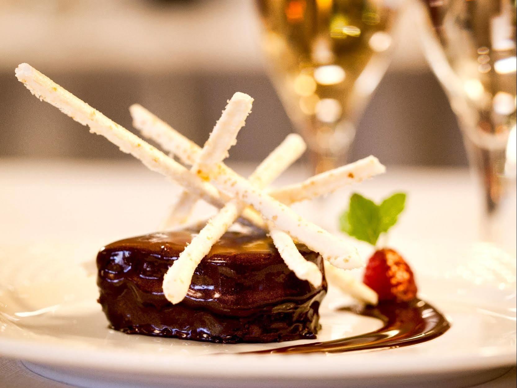 Logis Hotel & Restaurant Arcombelle モンティニー・ル・ロワ エクステリア 写真